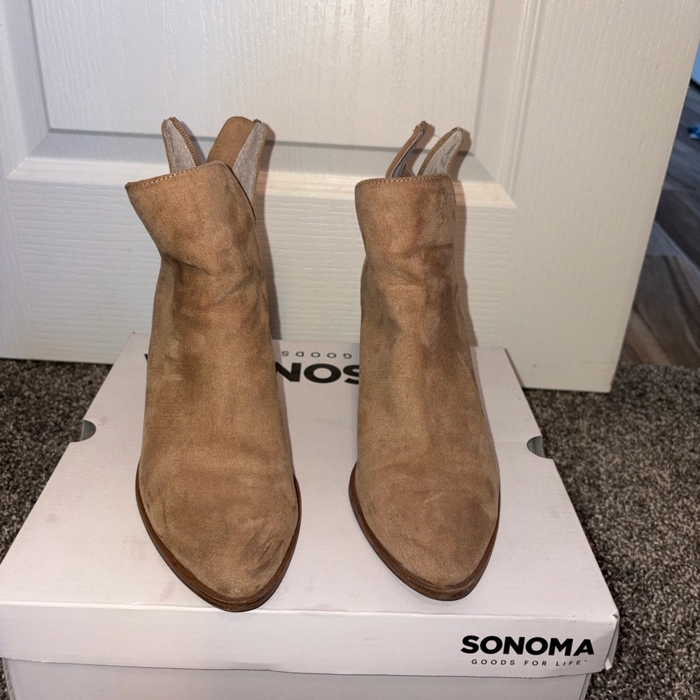 Steve Madden Women's Tan Suede Ankle Booties